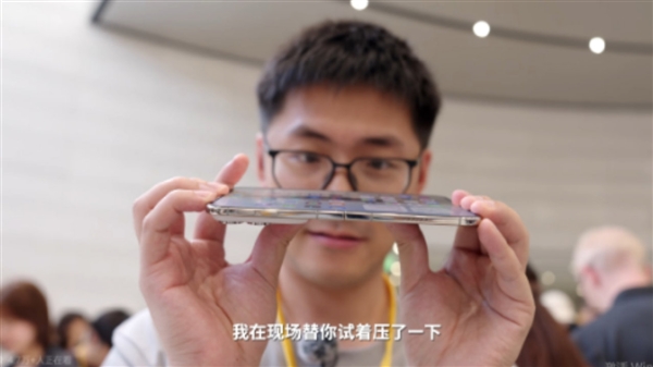 影视飓风Tim反向掰iPhone Duo 六成网友力挺:合理操作 影视飓风Tim反向掰iPhone Duo 六成网友力挺:合理操作