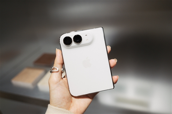影视飓风Tim反向掰iPhone Duo 六成网友力挺:合理操作 影视飓风Tim反向掰iPhone Duo 六成网友力挺:合理操作