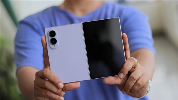 iPhone Duo发布后三星意外成赢家:Galaxy Z Fold8销量大涨10% iPhone Duo发布后三星意外成赢家:Galaxy Z Fold8销量大涨10%